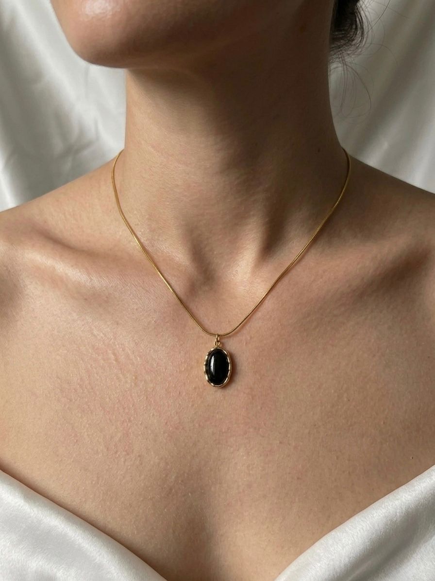 Oval Black Stone Pendant Necklace