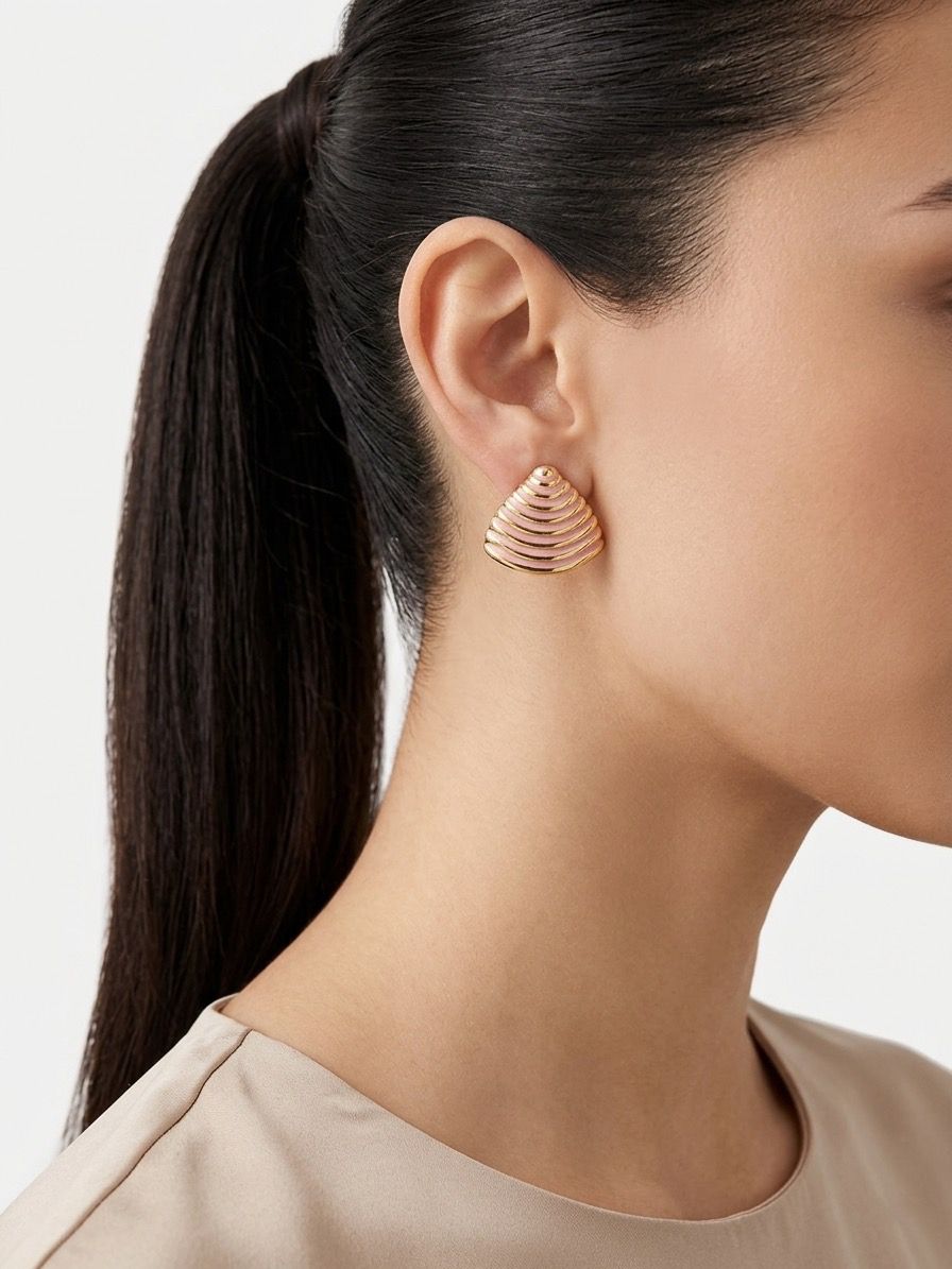 Ribbed Pyramid Studs